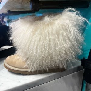 UGG CLASSIC SHORT SHEEPSKIN CUFF SAND / NATURAL US 6